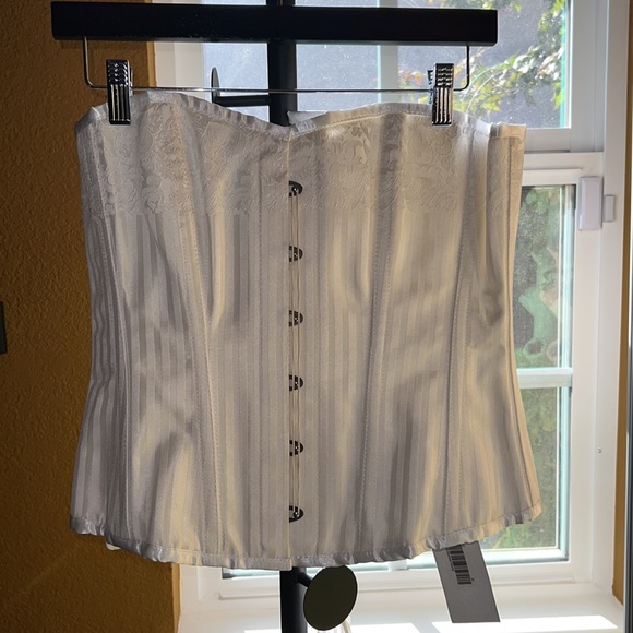 Bustier White Size 30 $200 NWT - Picture 3 of 10